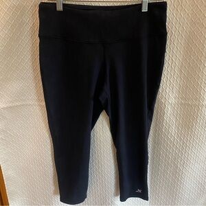 Gander Mountain Black Leggings. Capri. Medium.